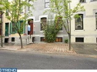 2209 Saint James Pl, Philadelphia, PA 19103
