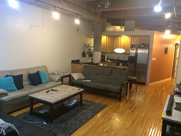 4th image of 2310 S Canal St Unit 217