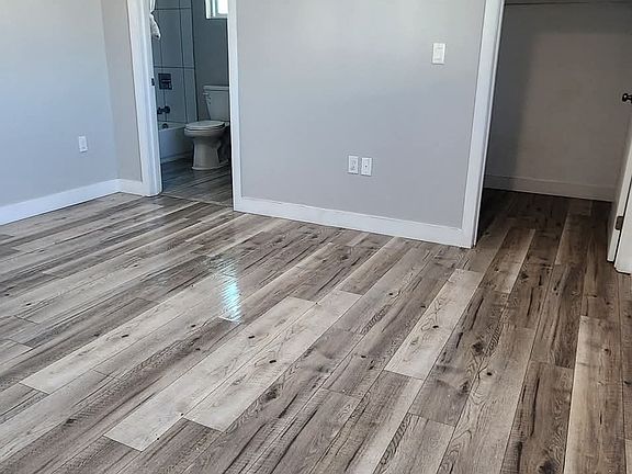 4th image of 1228 N Alexandria Ave #1.5