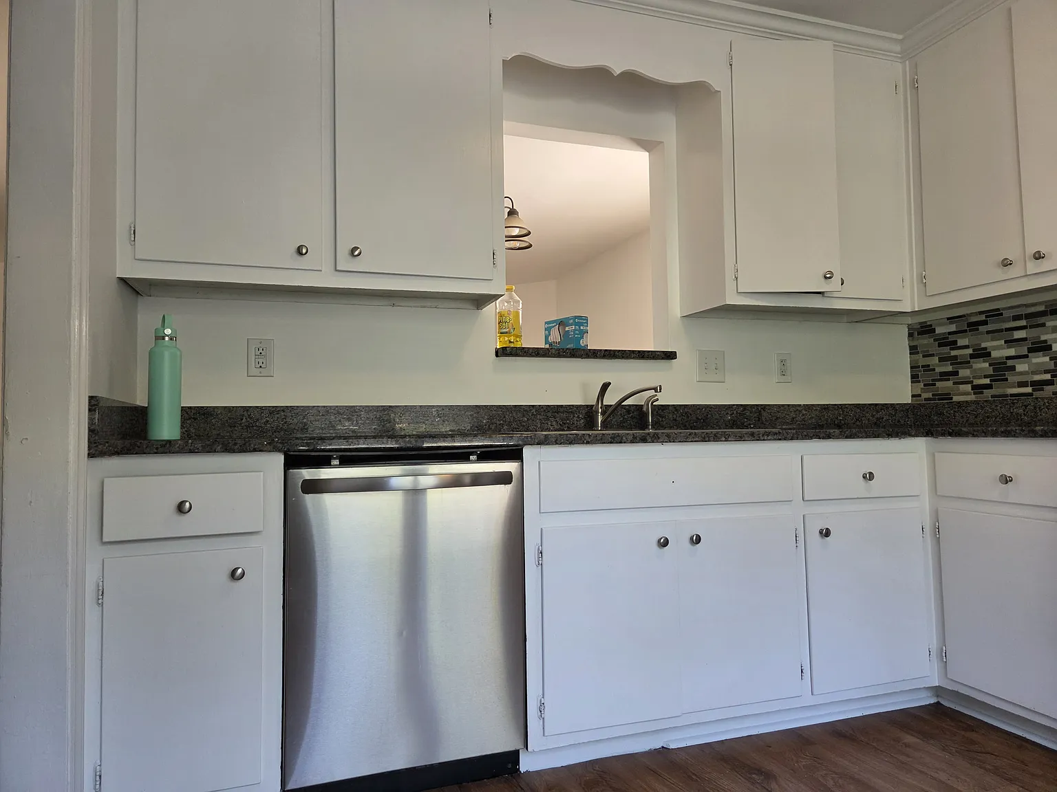 4 bed, 2.5 bath, 1720 sqft, $2,500 — Photo 4