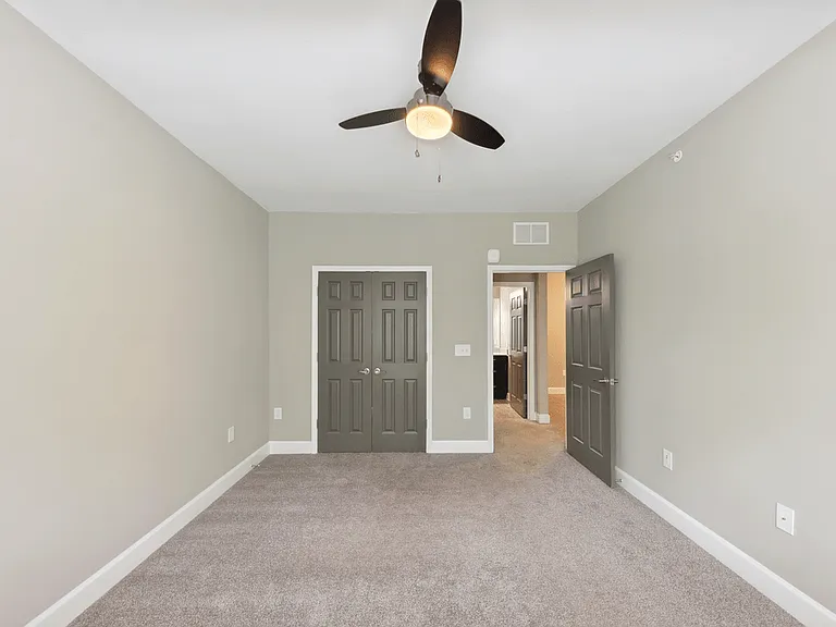 Harbor Creek Apartments — Photo 37
