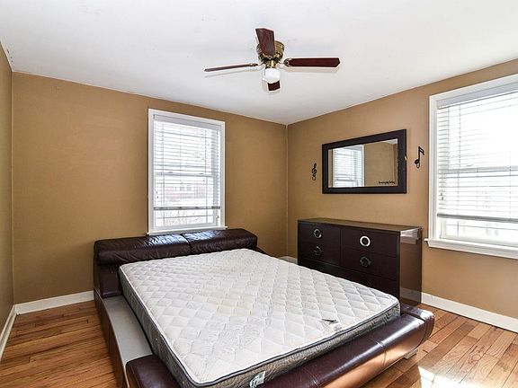 2nd image of 1640 N Prairie Ave