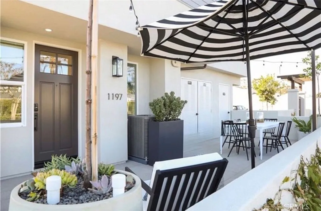3 bed, 2.5 bath, 1721 sqft, $7,000 — Photo 1
