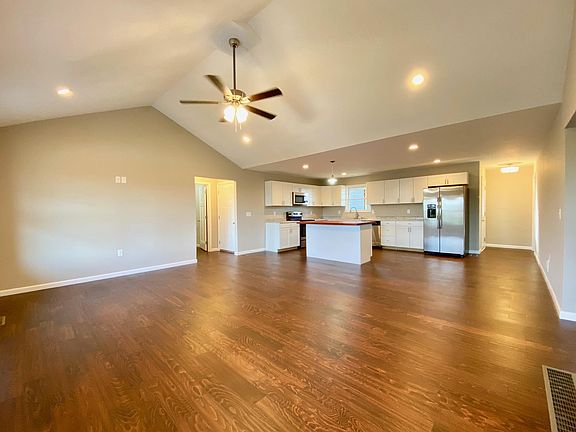 3rd image of 1001 Melbourne Dr