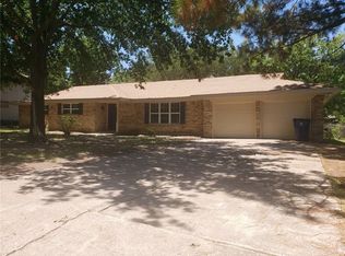 6304 Buena Vista Dr, Greenville, TX 75402