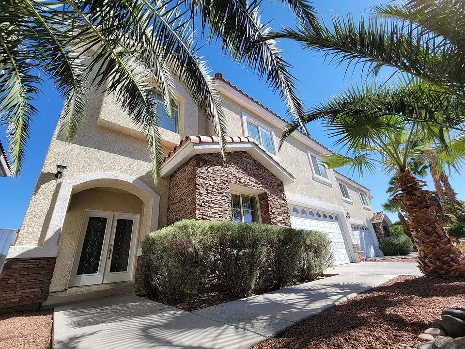 4482 Zev Ct