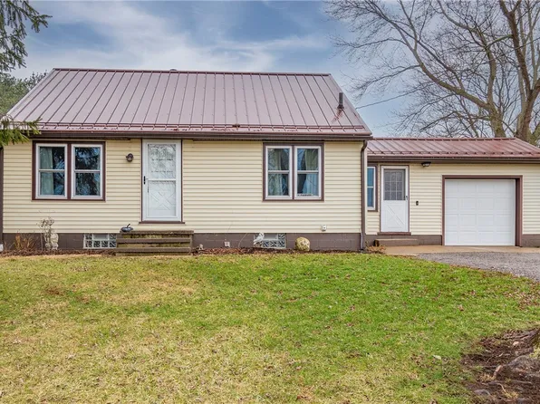 12366 Cartway St NE, Alliance, OH 44601