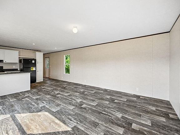 5th image of 226 Bream Street