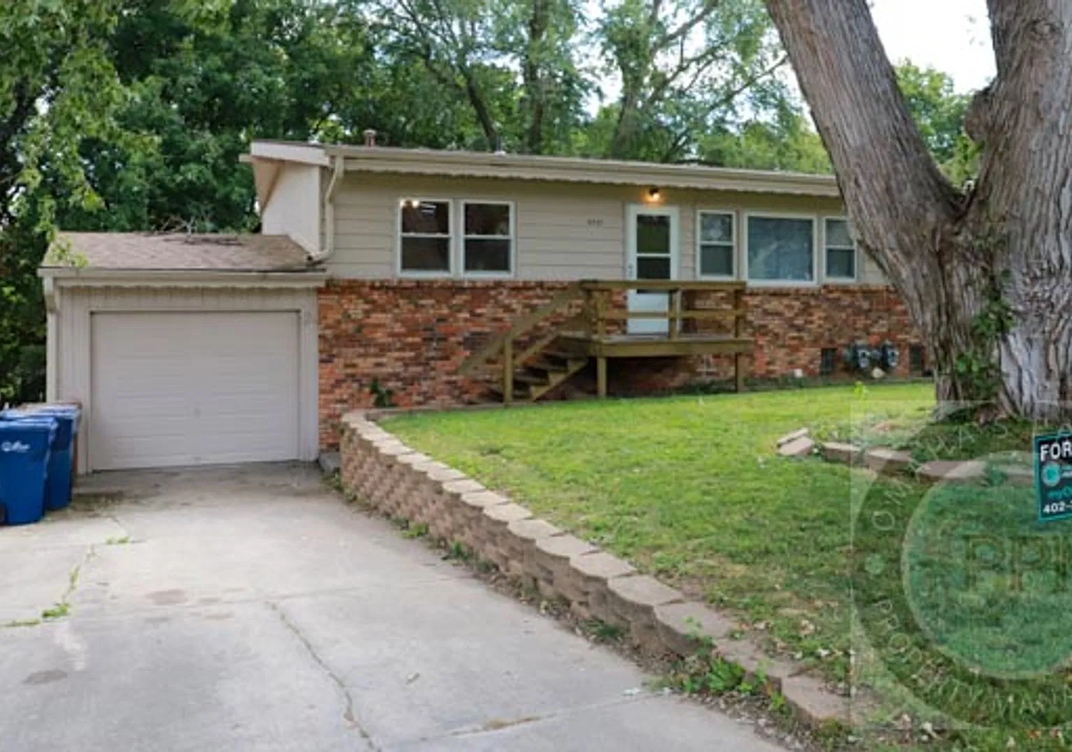 Alexander 8307 S 38 St — Photo 1