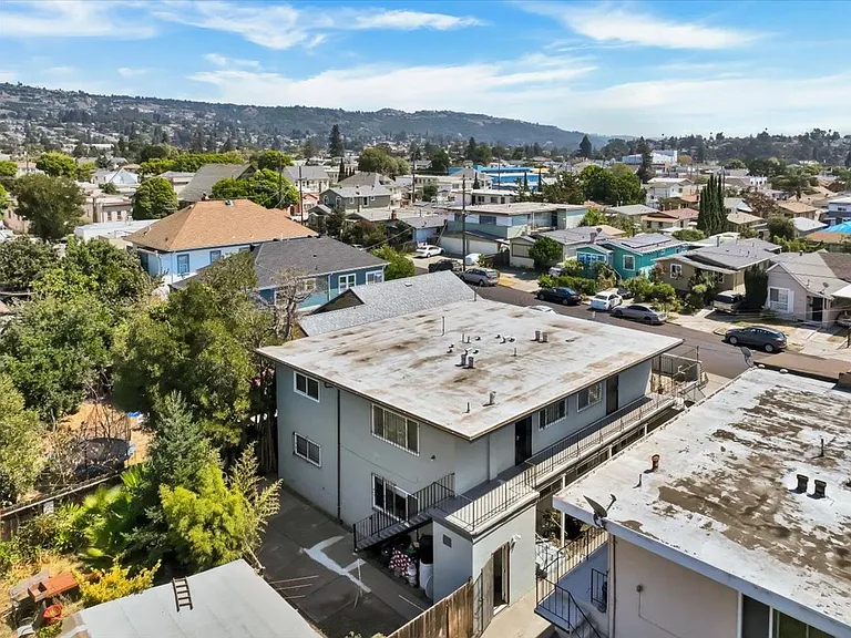 2901 Octavia St. — Photo 26