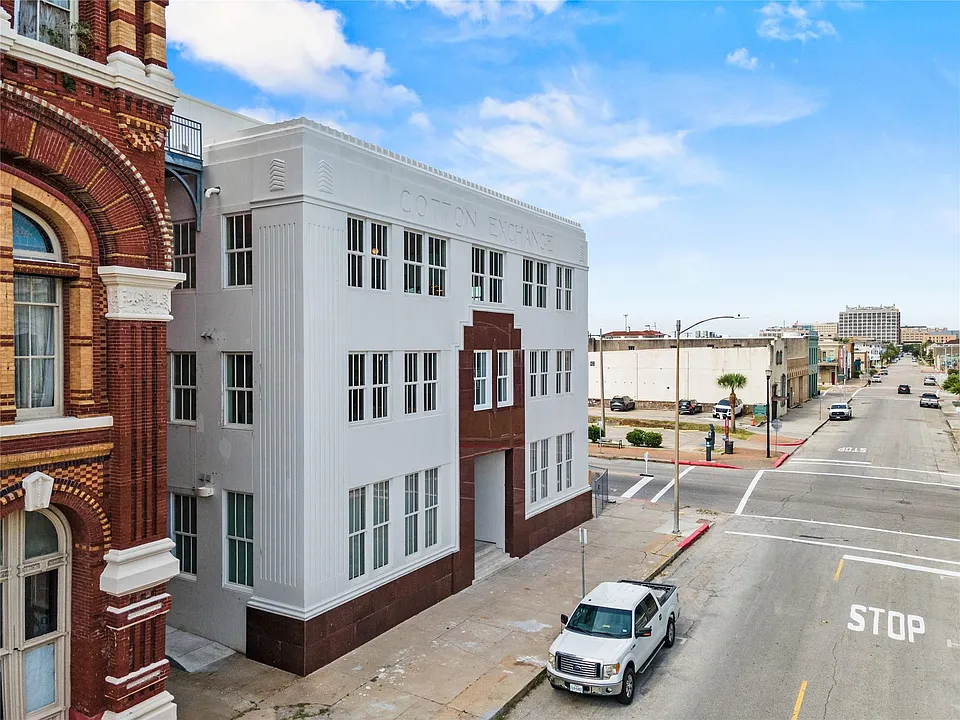 2102 Mechanic St #305