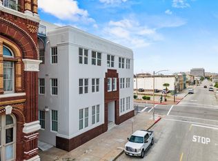 2102 Mechanic St #305, Galveston, TX 77550
