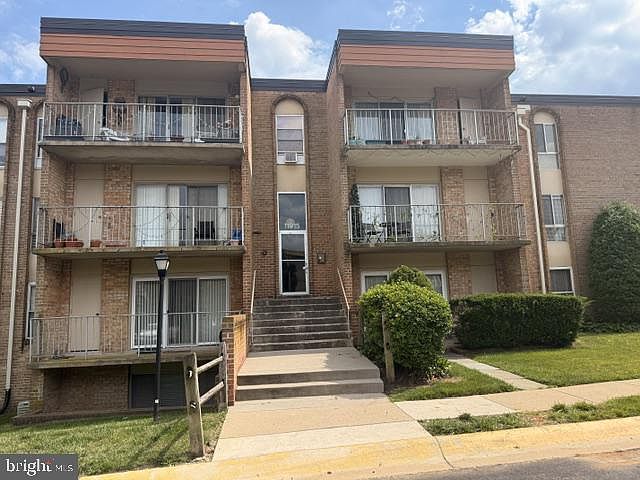 1st image of 11915 Parklawn Dr APT 201