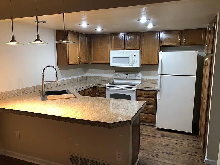 2685 S Dayton Way #15 — Photo 1