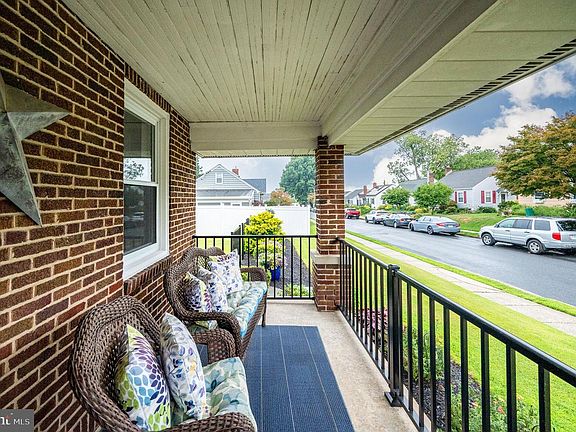 3rd image of 1341 Lacrosse Ave