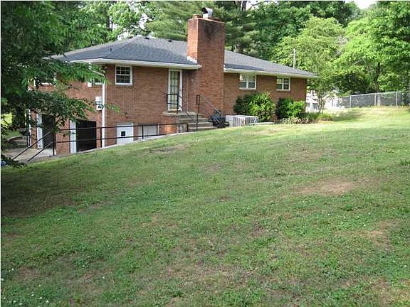 3rd image of 112 Breckenridge Dr