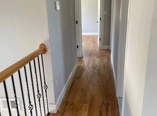 31 Harvey St, Staten Island, NY 10305