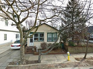 80 Cedarhurst Ave, Point Lookout, NY 11569