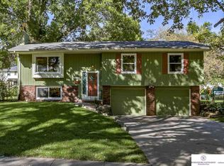 1116 Coach Rd, Papillion, NE 68046