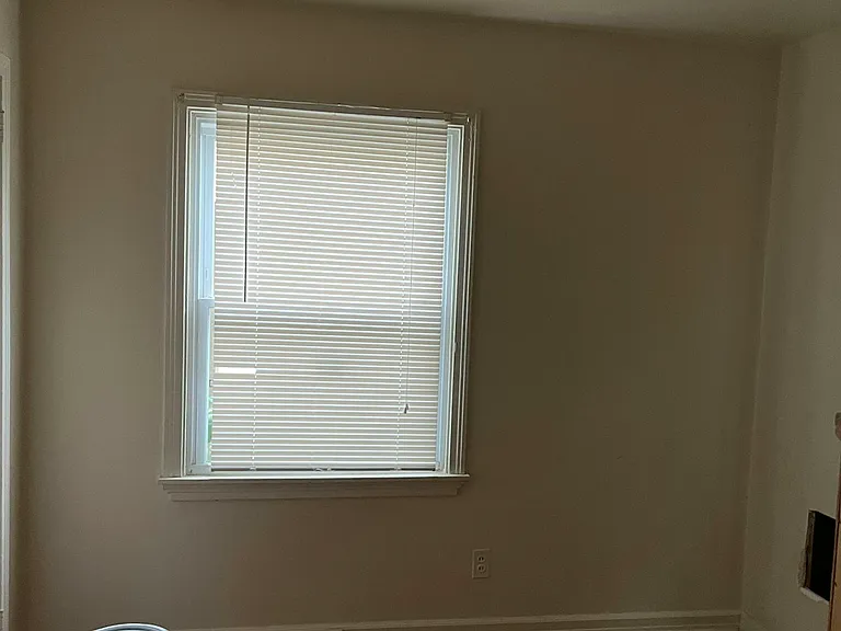 1319 Kingsley Ave — Photo 8