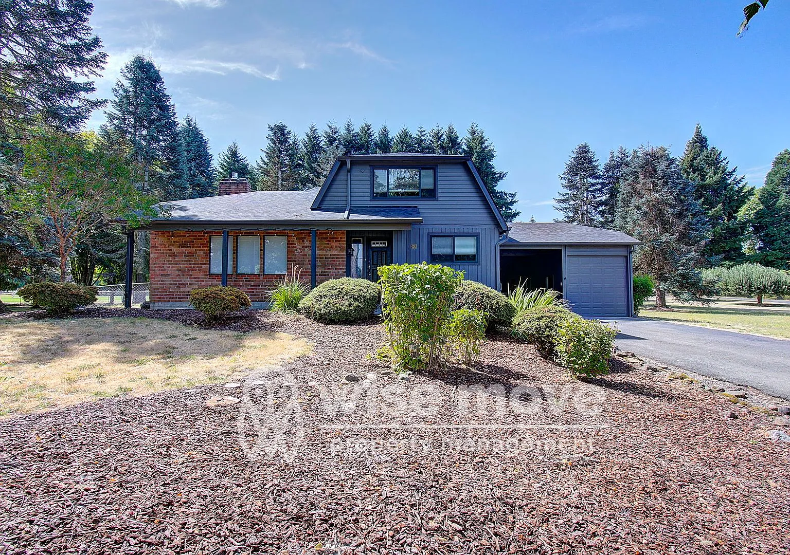 Felida Park- 4 Bedrooms on 1.5 Acres — Photo 1