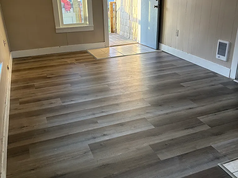 1503 Bay Ave — Photo 1