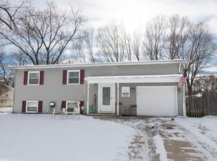 33 Marnel Rd, Montgomery, IL 60538