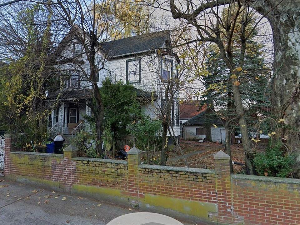 2nd image of 474 Broadway