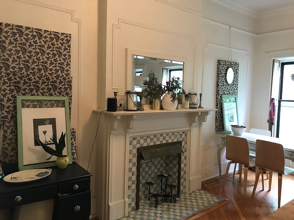 1st image of 372 Park Pl #4