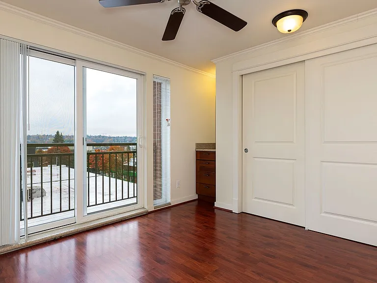 Howard Park Apartments — Photo 39