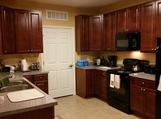 4560 Daisy Reid Ave APT 403, Woodbridge, VA 22192