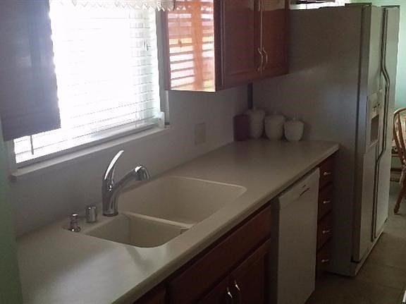 5th image of 3348 Fresno Ave