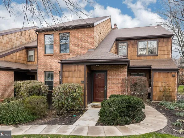 26 Rittenhouse Ct, Wayne, PA 19087