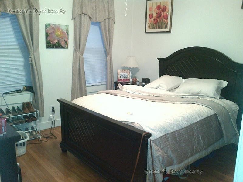 2nd image of 1318 Commonwealth Ave #12A1