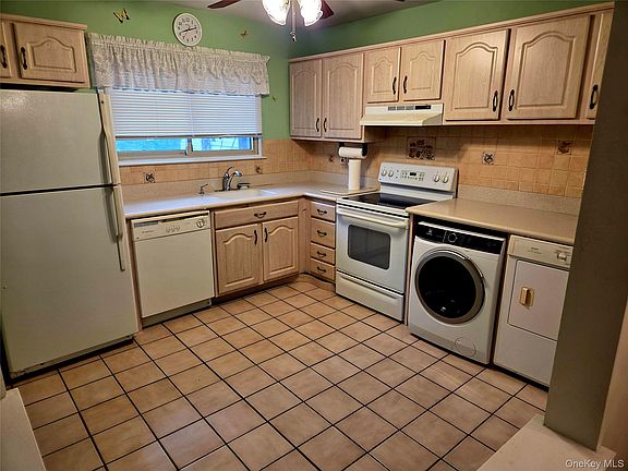 2nd image of 650 Newbridge Road #36