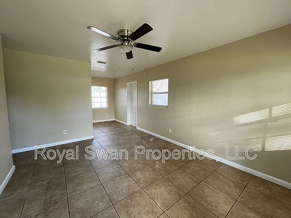 3rd image of 1036 Woodland Ave
