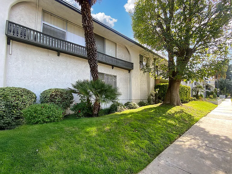 Yarmouth Apartments — Photo 3