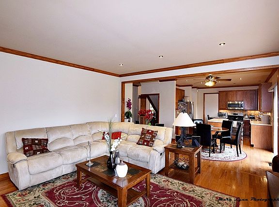 3rd image of 39W037 Revere House Ln