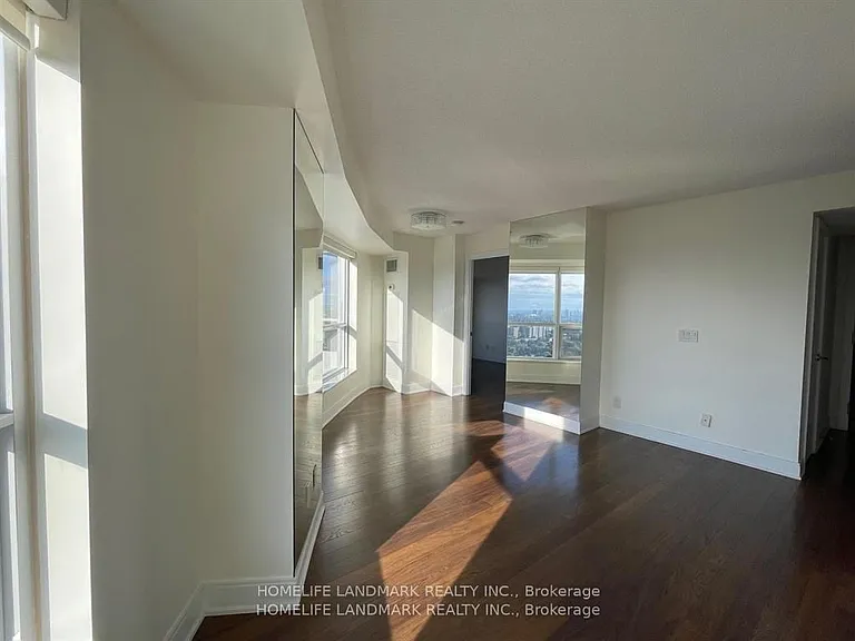 135 Village Green Sq #3923 — Photo 17
