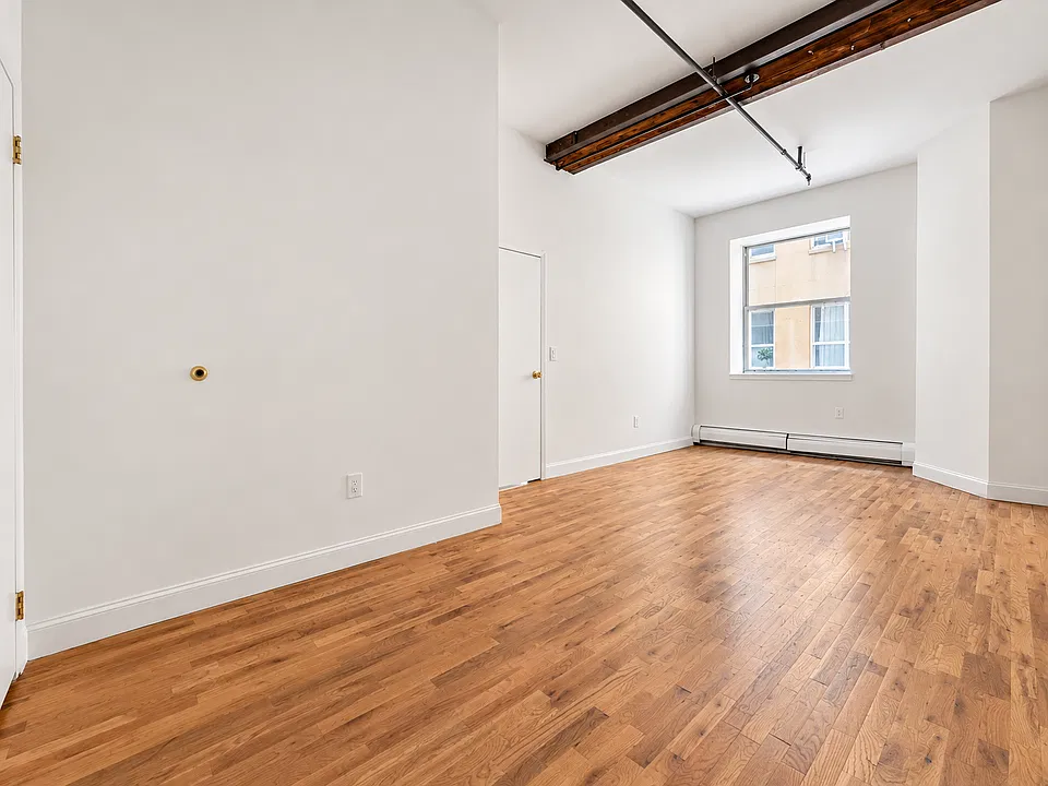 275 Park Ave #3I