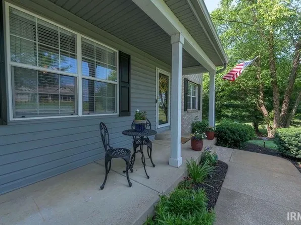 6250 W Turtle Hill Ct, Frankfort, IN 46041