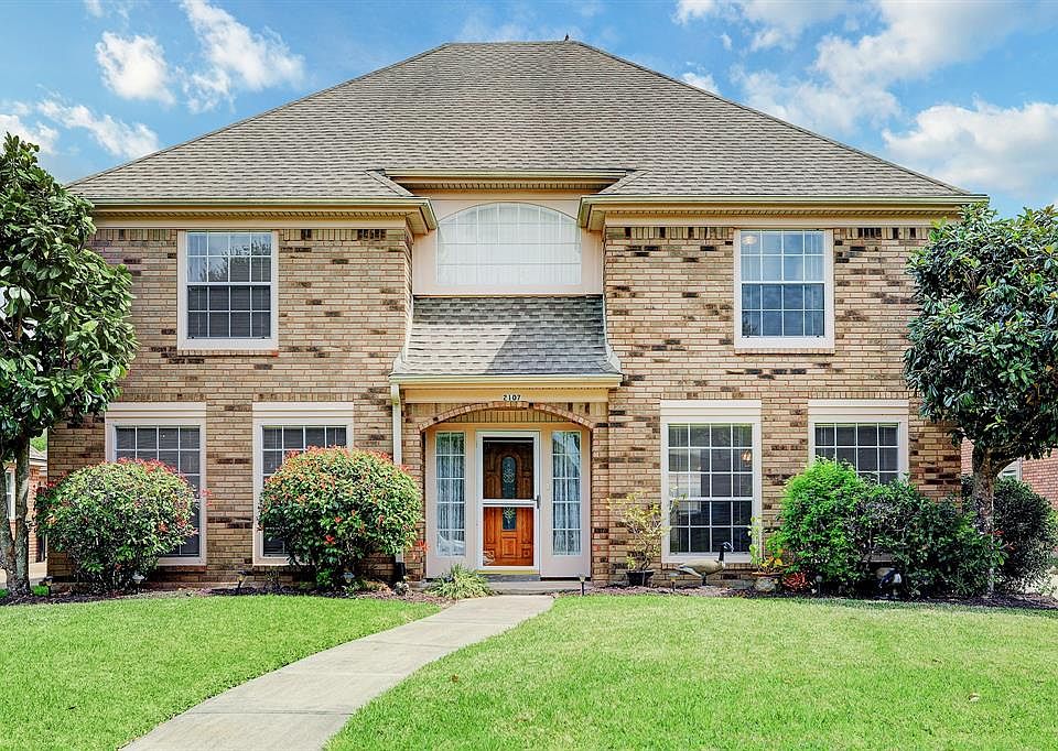1st image of 2107 Winged Foot Dr