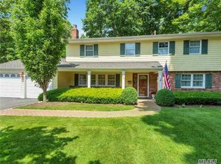 236 W Neck Rd, Huntington, NY 11743