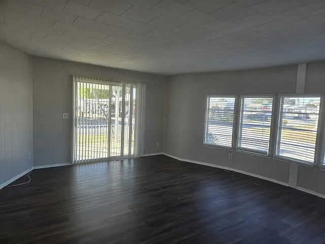 410 50th Avenue Dr W #111 — Photo 5