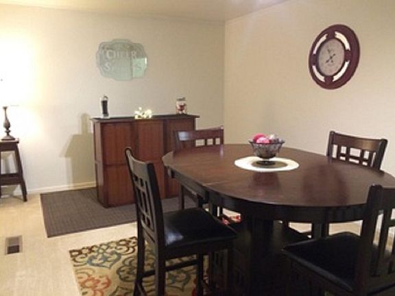 4th image of 305 Ilo Ln