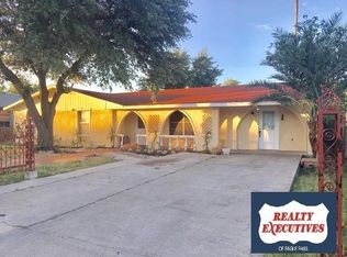 2306 Royal Park Dr, Eagle Pass, TX 78852