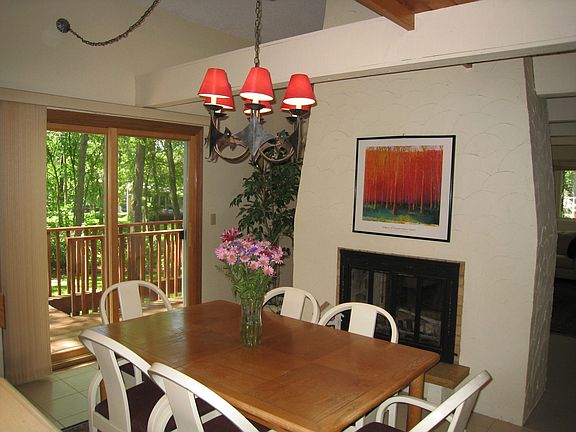 FORMAL DINING