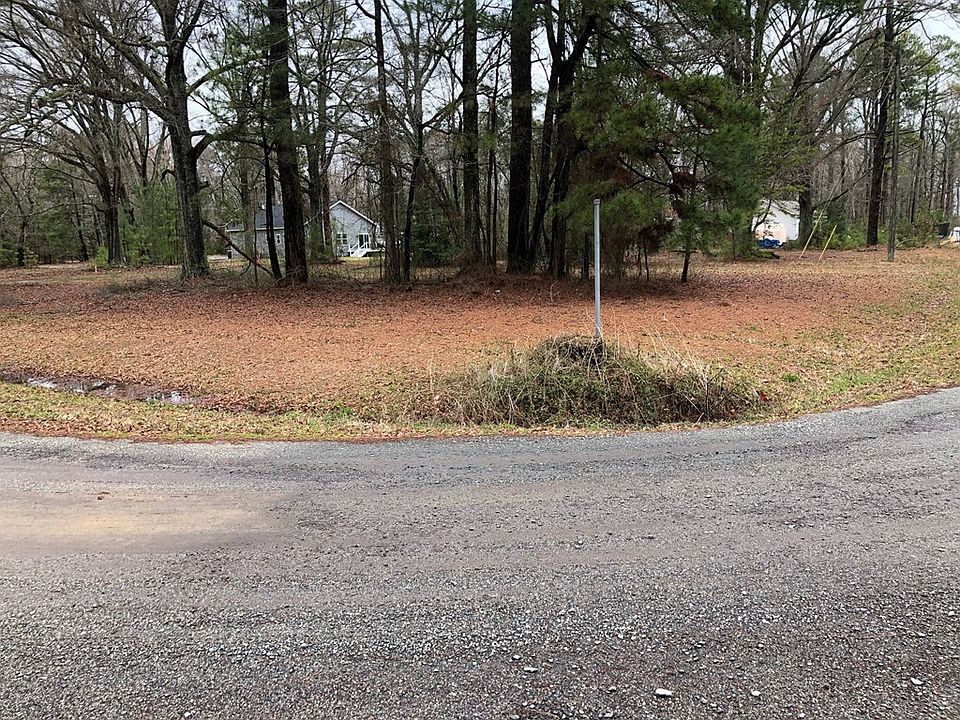 2nd image of 19 Lighthouse Ln