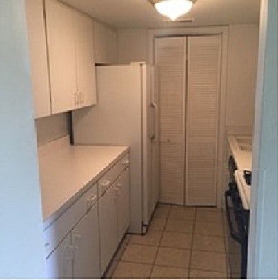 3rd image of 1930 Kenilworth Cir