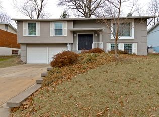 897 Oklahoma Ave, Ballwin, MO 63021